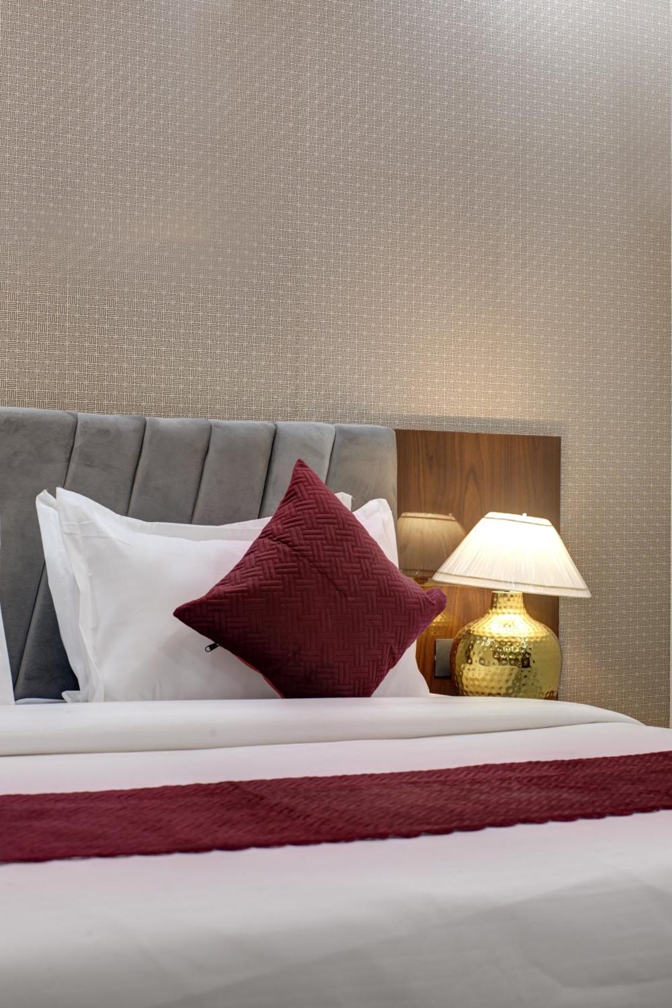 Limewood Stay - Millennium Huda City Center 古尔冈 外观 照片